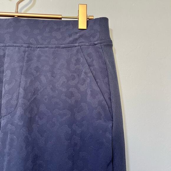 Athleta Brooklyn Textured Mid Rise Ankle Pants Size 6P Athletic Gym Athleisure - Picture 4 of 9